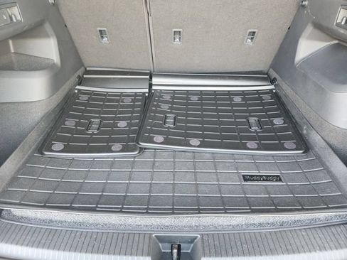 Used 2025 Volkswagen Tiguan SE R-Line AWD/4WD image 33