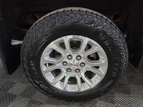 Used 2018 GMC Sierra 1500 SLE w/ SLE Value Package AWD/4WD image 15