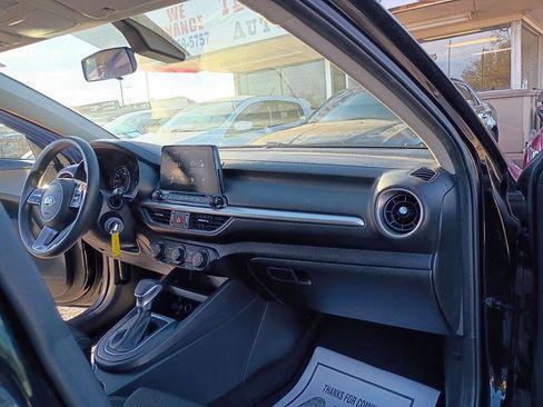 Used 2021 Kia Forte LXS image 18