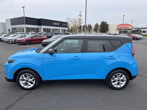Used 2023 Kia Soul S image 4