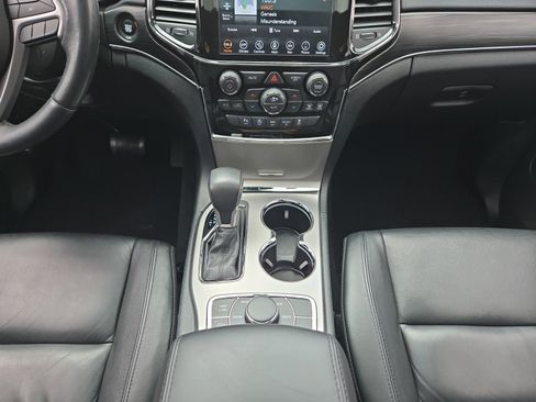 Used 2021 Jeep Grand Cherokee Limited AWD/4WD image 21