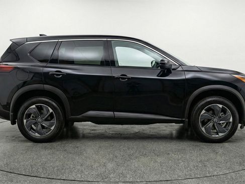 Used 2025 Nissan Rogue SV image 11