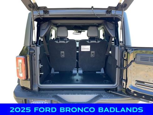 New 2025 Ford Bronco Badlands image 5