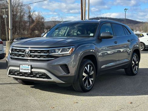 Certified 2022 Volkswagen Atlas Cross Sport SE image 1