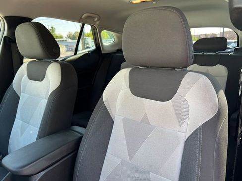 Used 2024 Chevrolet Trax LS w/ LS Convenience Package image 10