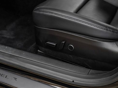 Used 2023 Tesla Model 3 Standard Range image 40