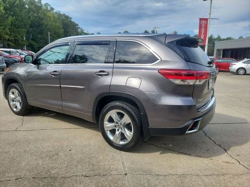 Certified 2019 Toyota Highlander Limited AWD/4WD image 3