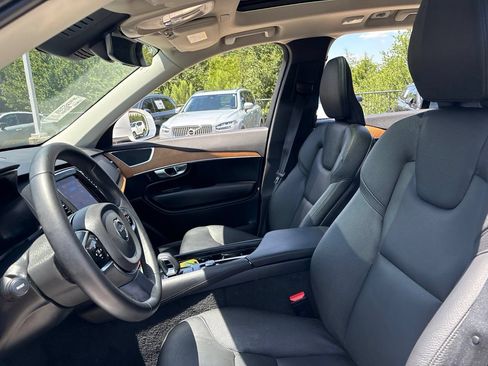 Used 2023 Volvo XC90 T8 Core AWD/4WD image 17