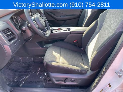 Used 2023 Nissan Rogue SV AWD/4WD image 21