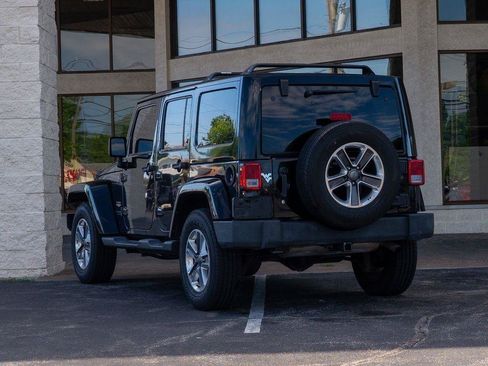 Used 2015 Jeep Wrangler Unlimited Sahara w/ Max Tow Package AWD/4WD image 4