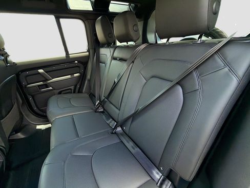 New 2026 Land Rover Defender 110 X-Dynamic SE AWD/4WD image 19