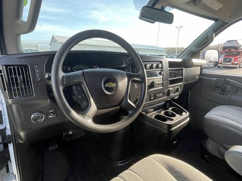 Used 2025 Chevrolet Express 3500 LT w/ LT Preferred Equipment Group RWD image 23