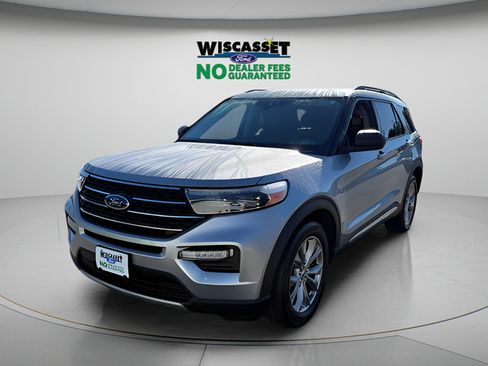 Used 2023 Ford Explorer XLT w/ Equipment Group 202A AWD/4WD image 17