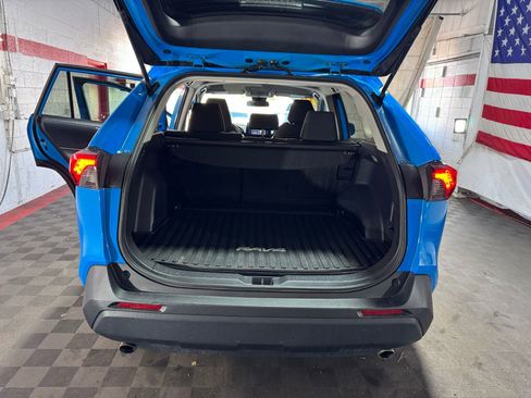 Used 2019 Toyota RAV4 LE w/ All Weather Liner Package AWD/4WD image 12