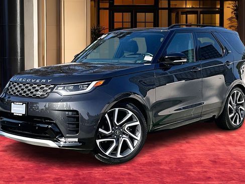 Used 2024 Land Rover Discovery Metropolitan Edition image 1