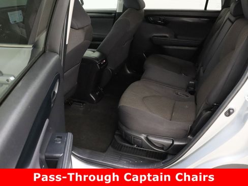 Certified 2023 Toyota Highlander LE image 28