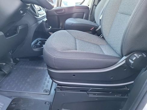 Used 2025 RAM ProMaster 2500 w/ Convenience Group FWD image 17