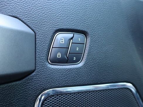 Used 2017 Ford F150 Platinum w/ Equipment Group 701A Luxury image 11