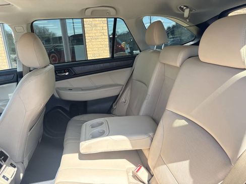 Used 2019 Subaru Outback 2.5i Limited AWD/4WD image 18