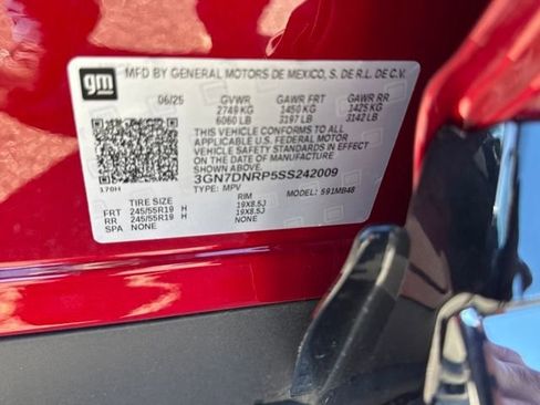 New 2025 Chevrolet Equinox EV LT image 28