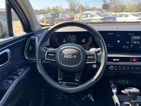 Used 2024 Kia Sorento S FWD image 30