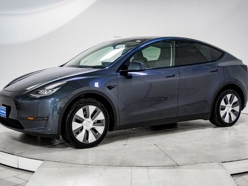 Used 2023 Tesla Model Y Long Range image 3