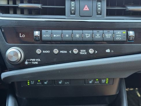 Used 2025 Lexus ES 300h F Sport FWD image 30