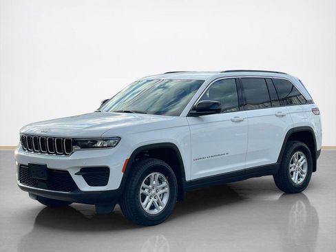 New 2025 Jeep Grand Cherokee Laredo w/ MOPAR Finishing Package image 3