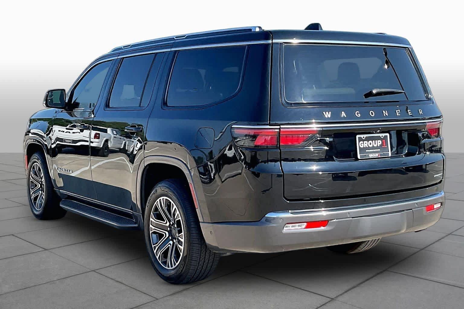 Used 2022 Jeep Wagoneer Series III w/ Convenience Group I RWD image 9