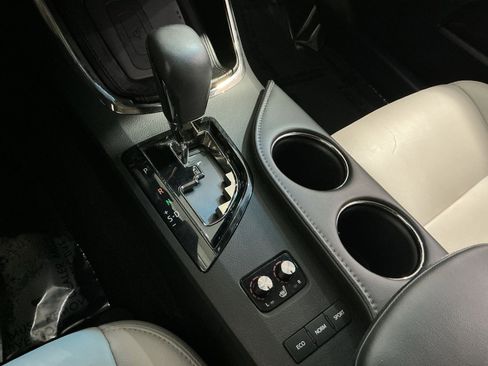 Used 2018 Toyota Avalon XLE image 30