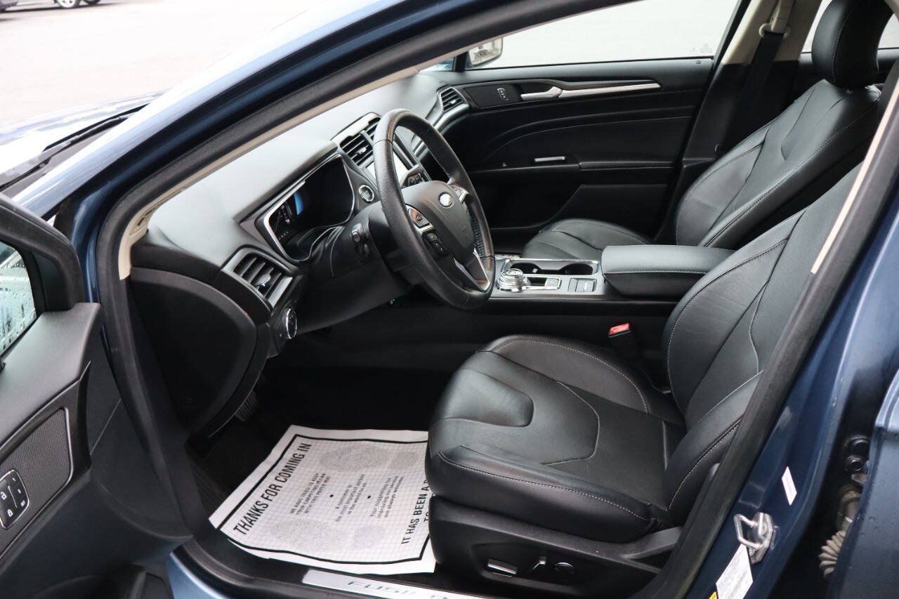 Used 2019 Ford Fusion Energi Titanium FWD image 6