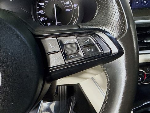 Used 2021 Alfa Romeo Stelvio Ti w/ Nero Edizione image 15