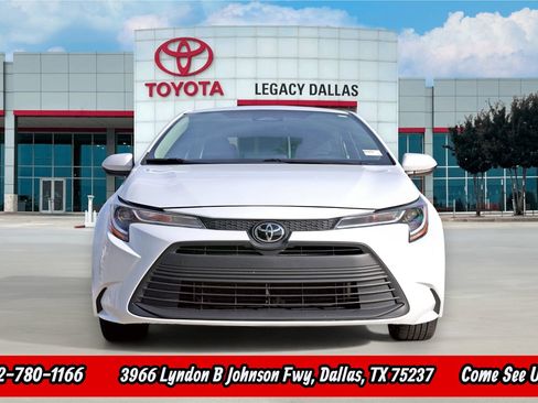 Used 2024 Toyota Corolla LE image 5