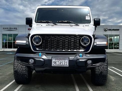 Used 2024 Jeep Wrangler Unlimited AWD/4WD image 2
