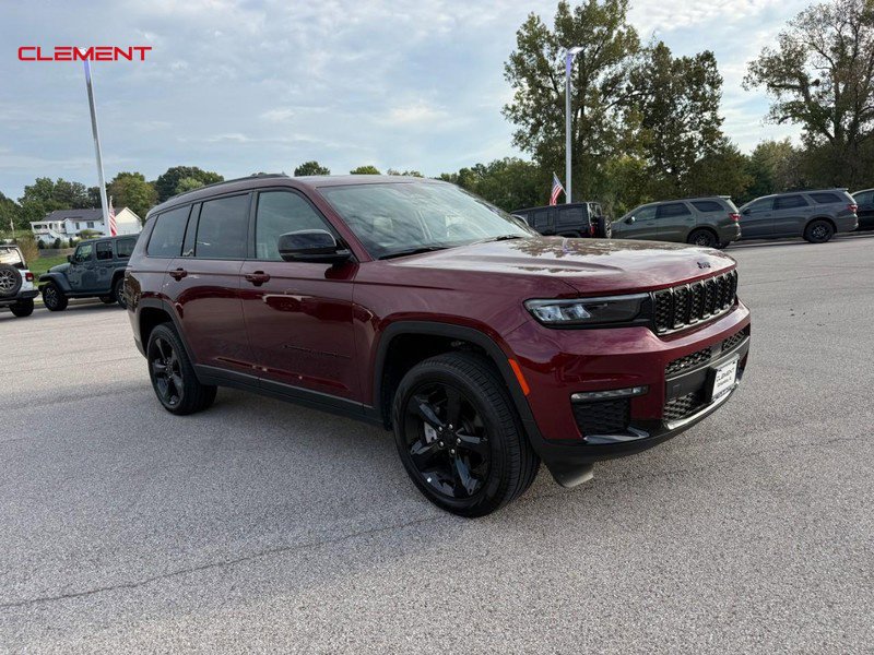 Used 2025 Jeep Grand Cherokee L Limited w/ Black Appearance Package AWD/4WD image 11