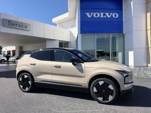 New 2026 Volvo EX30 Plus image 1
