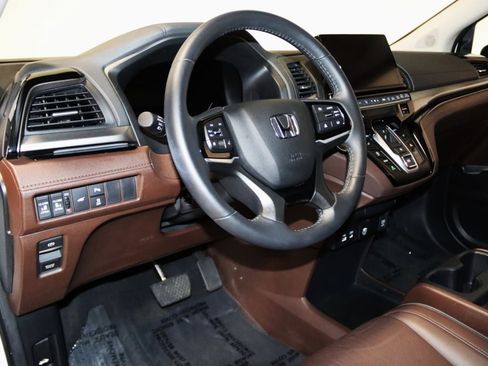 Used 2025 Honda Odyssey Touring image 39