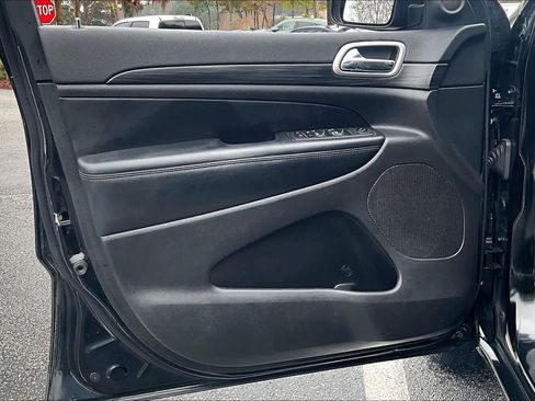 Used 2020 Jeep Grand Cherokee Altitude image 21