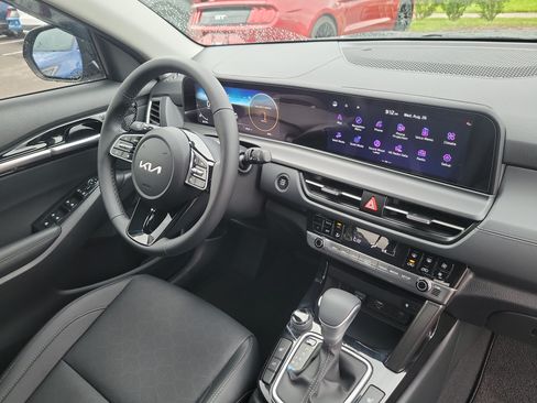 Certified 2026 Kia Seltos EX w/ EX Sunroof Package FWD image 6