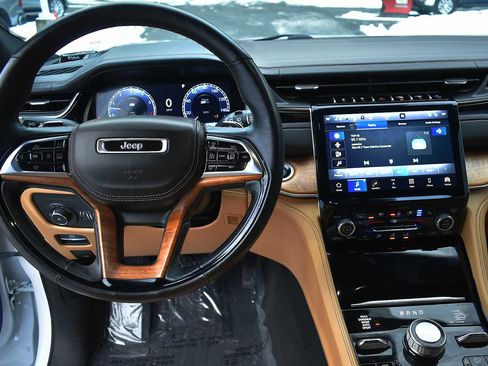 Used 2022 Jeep Grand Cherokee Summit image 16