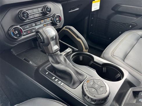 New 2025 Ford Bronco Badlands image 18