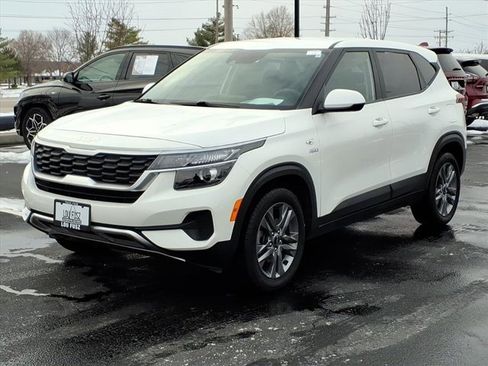 Used 2022 Kia Seltos LX image 2