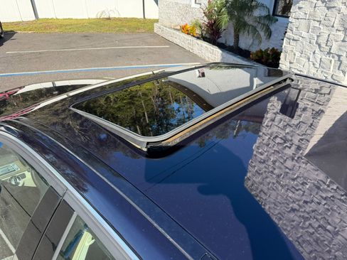 Used 2014 Mercedes-Benz E 350 4MATIC Sedan image 17