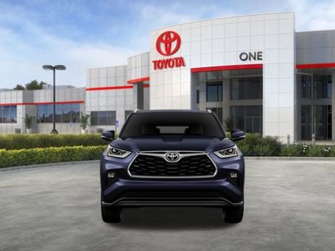 New 2026 Toyota Highlander Limited image 18