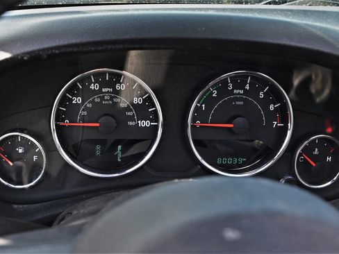 Used 2018 Jeep Wrangler Unlimited Rubicon w/ Cold Weather Group AWD/4WD image 10