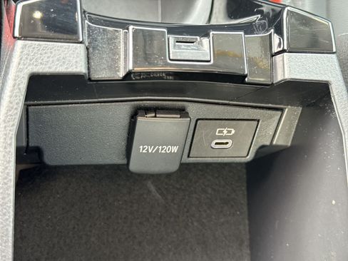 Used 2025 Toyota Corolla Cross XLE FWD image 38