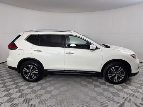 Used 2017 Nissan Rogue SL image 4