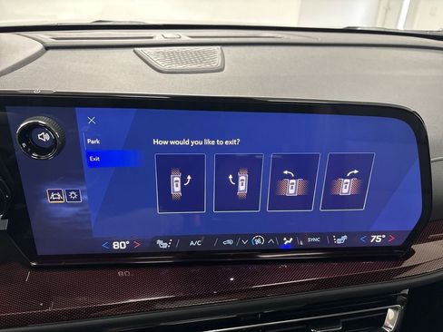 New 2026 Chevrolet Traverse Z71 w/ Enhanced Driving Package image 73