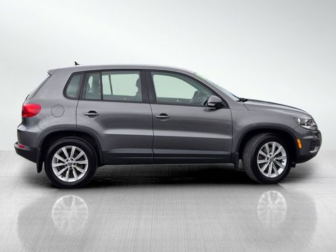 Used 2017 Volkswagen Tiguan Limited w/ Alloy Wheels Package AWD/4WD image 3