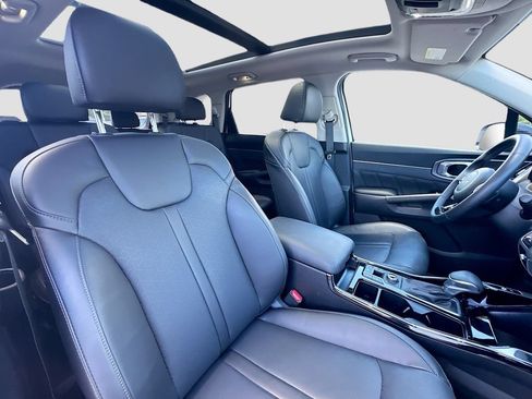 Certified 2023 Kia Sorento SX AWD/4WD image 33